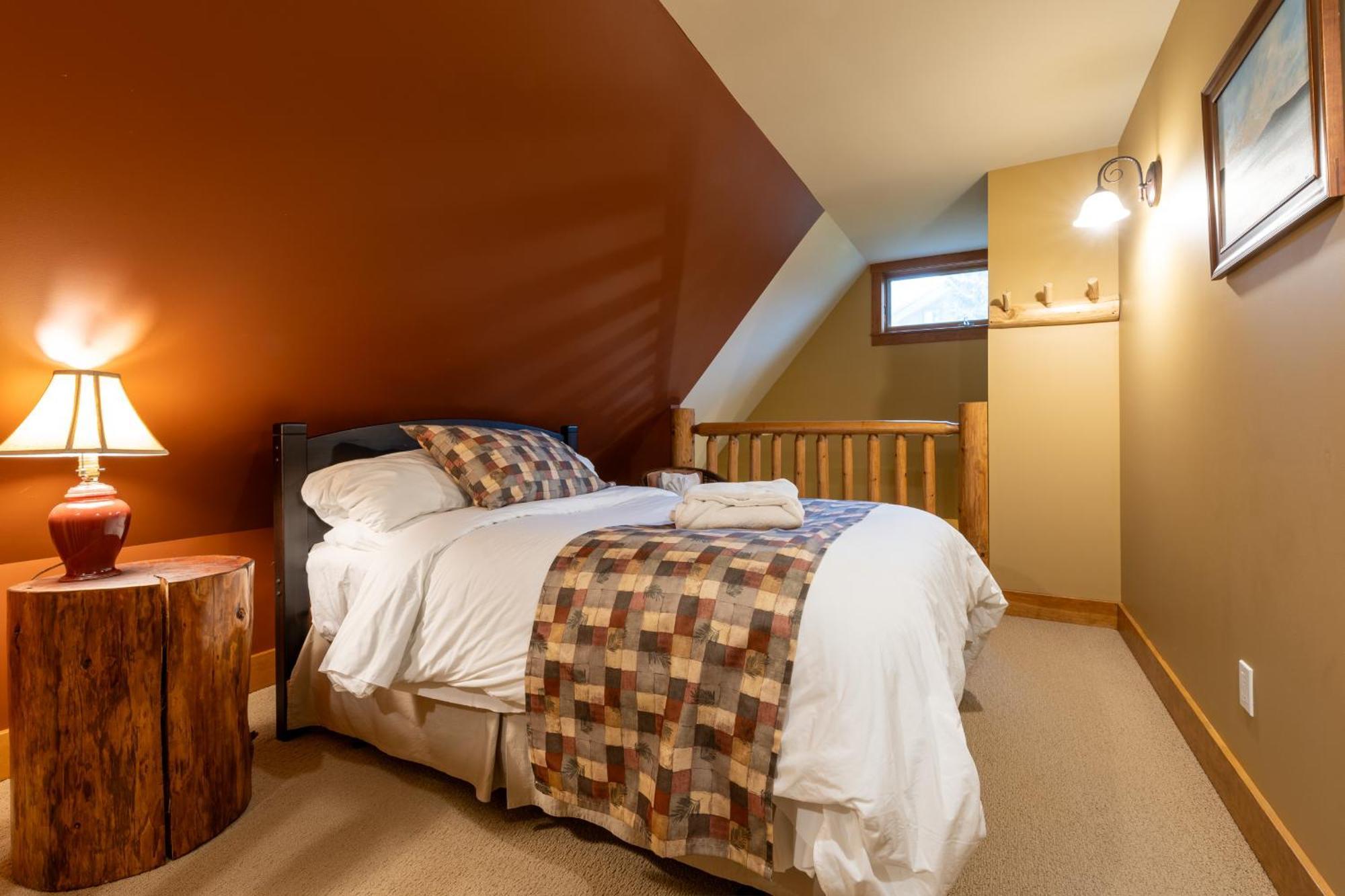 Vagabond Lodge At Kicking Horse Golden Luaran gambar