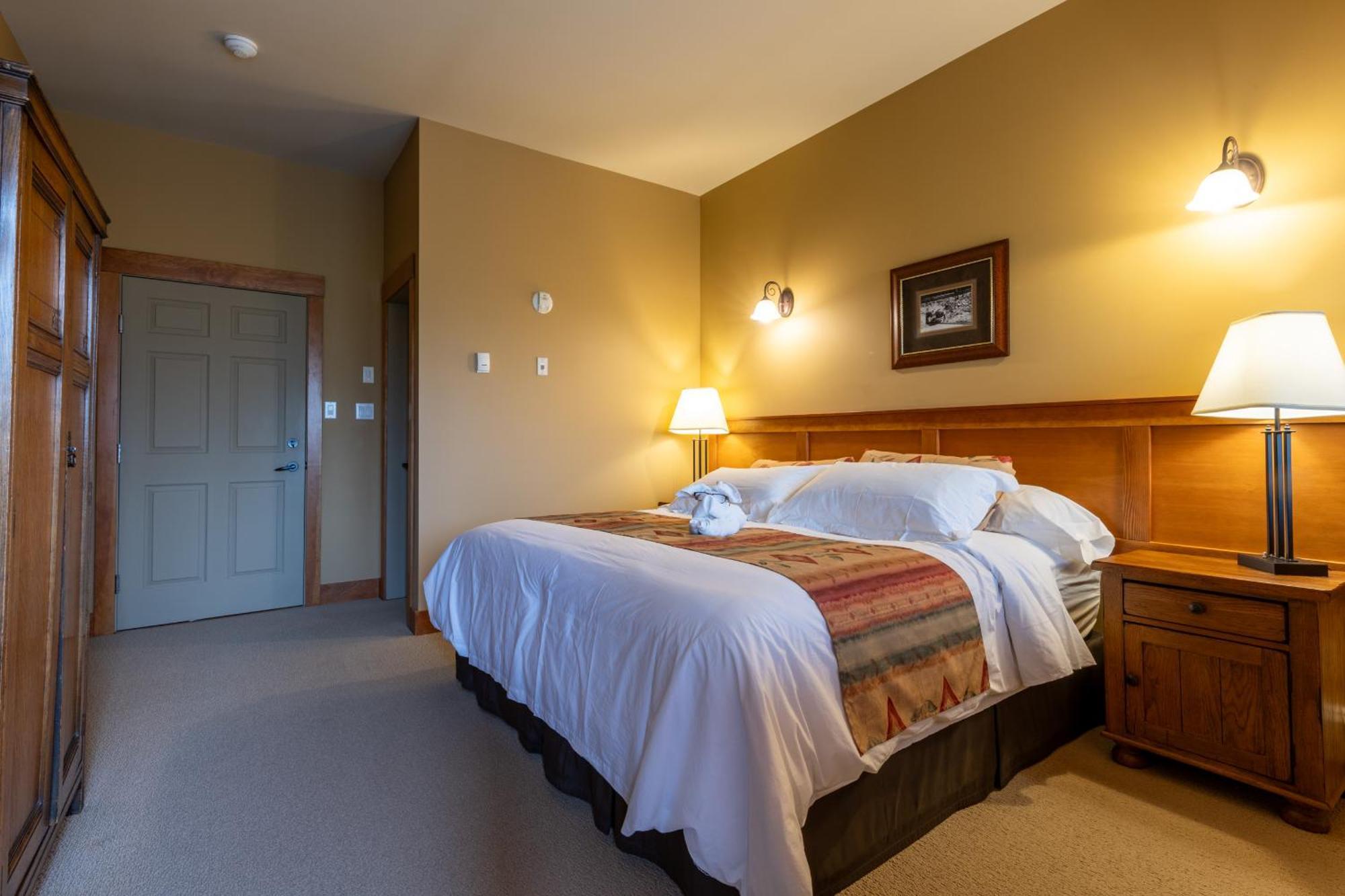 Vagabond Lodge At Kicking Horse Golden Luaran gambar