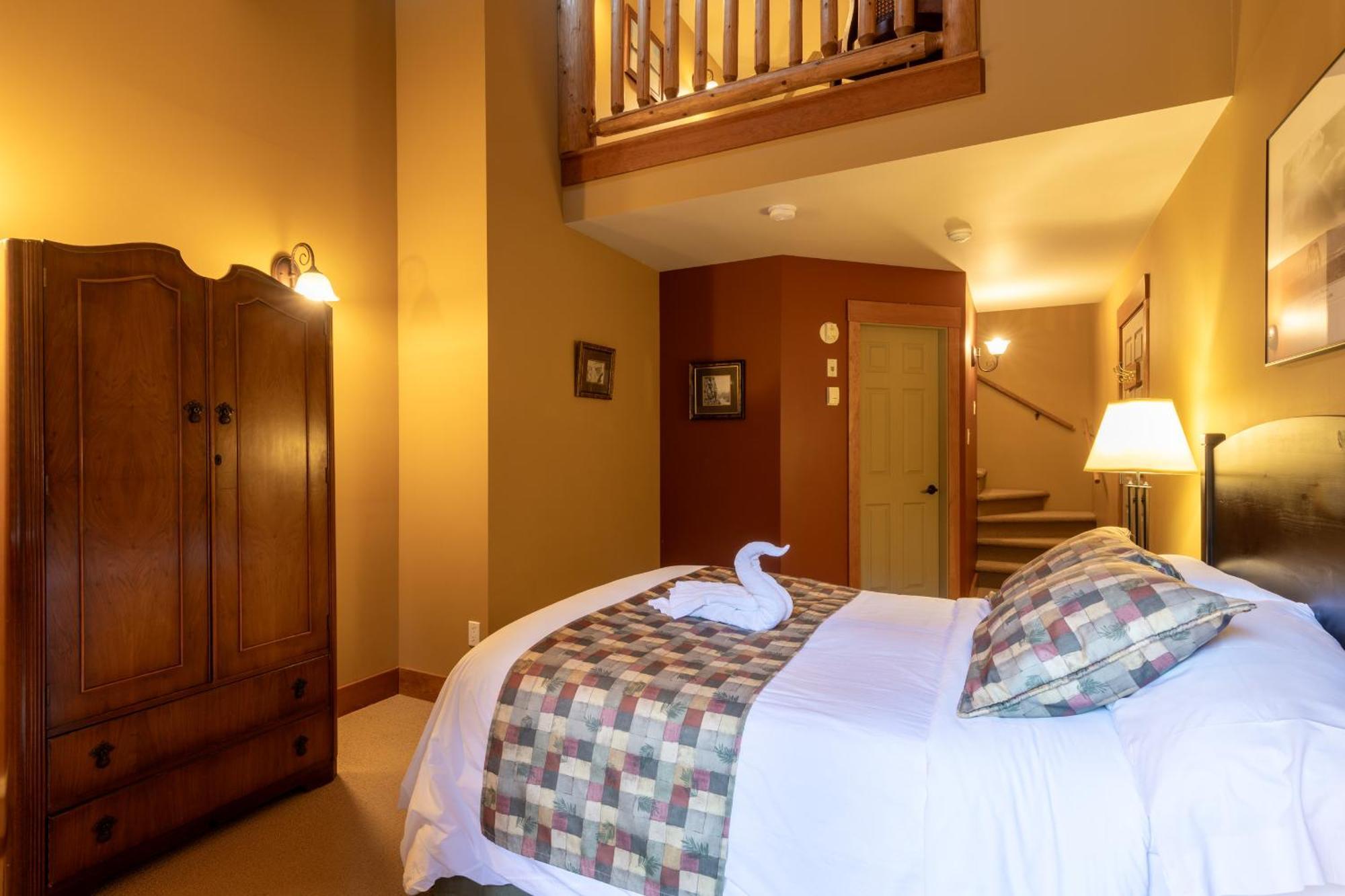 Vagabond Lodge At Kicking Horse Golden Luaran gambar