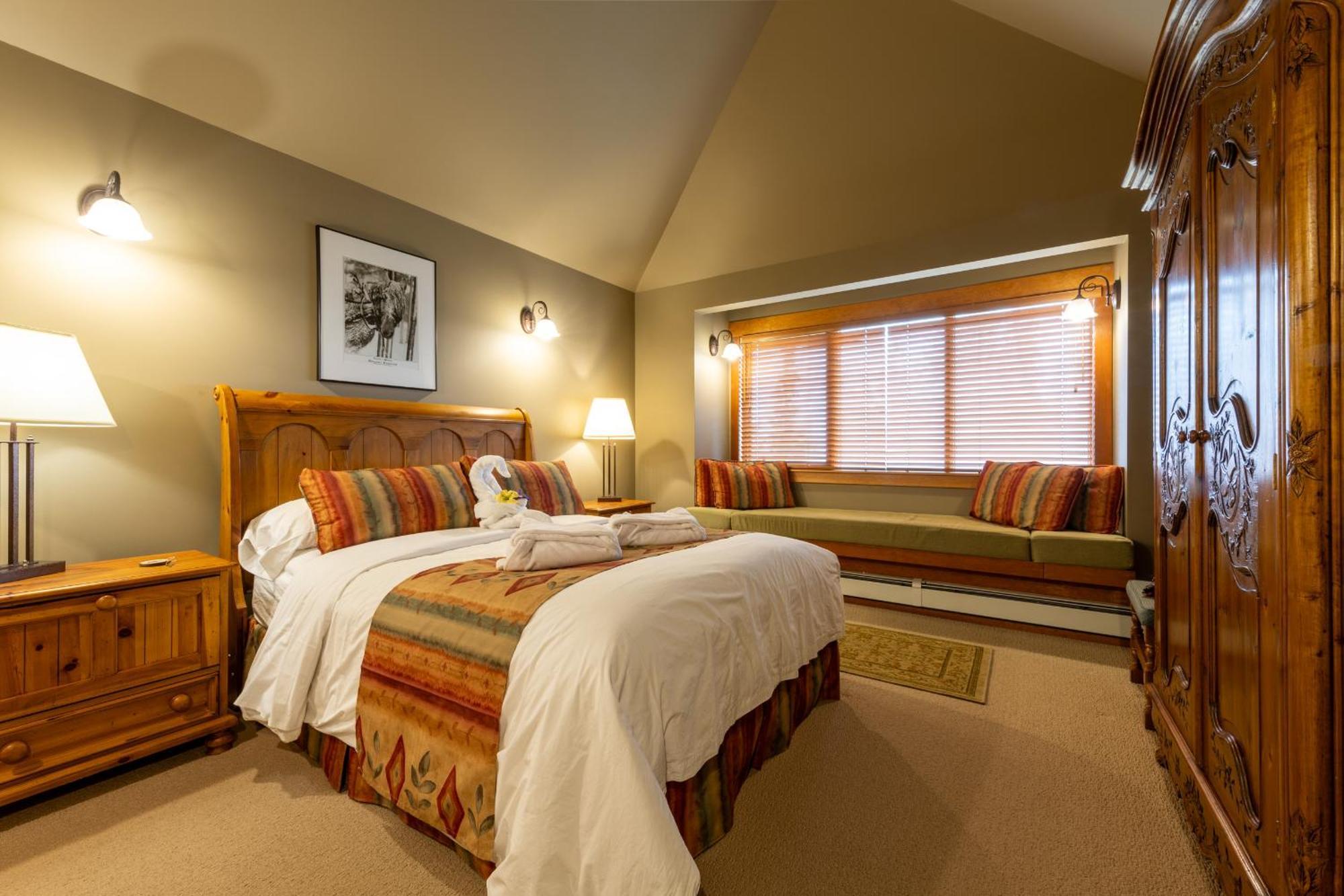 Vagabond Lodge At Kicking Horse Golden Luaran gambar