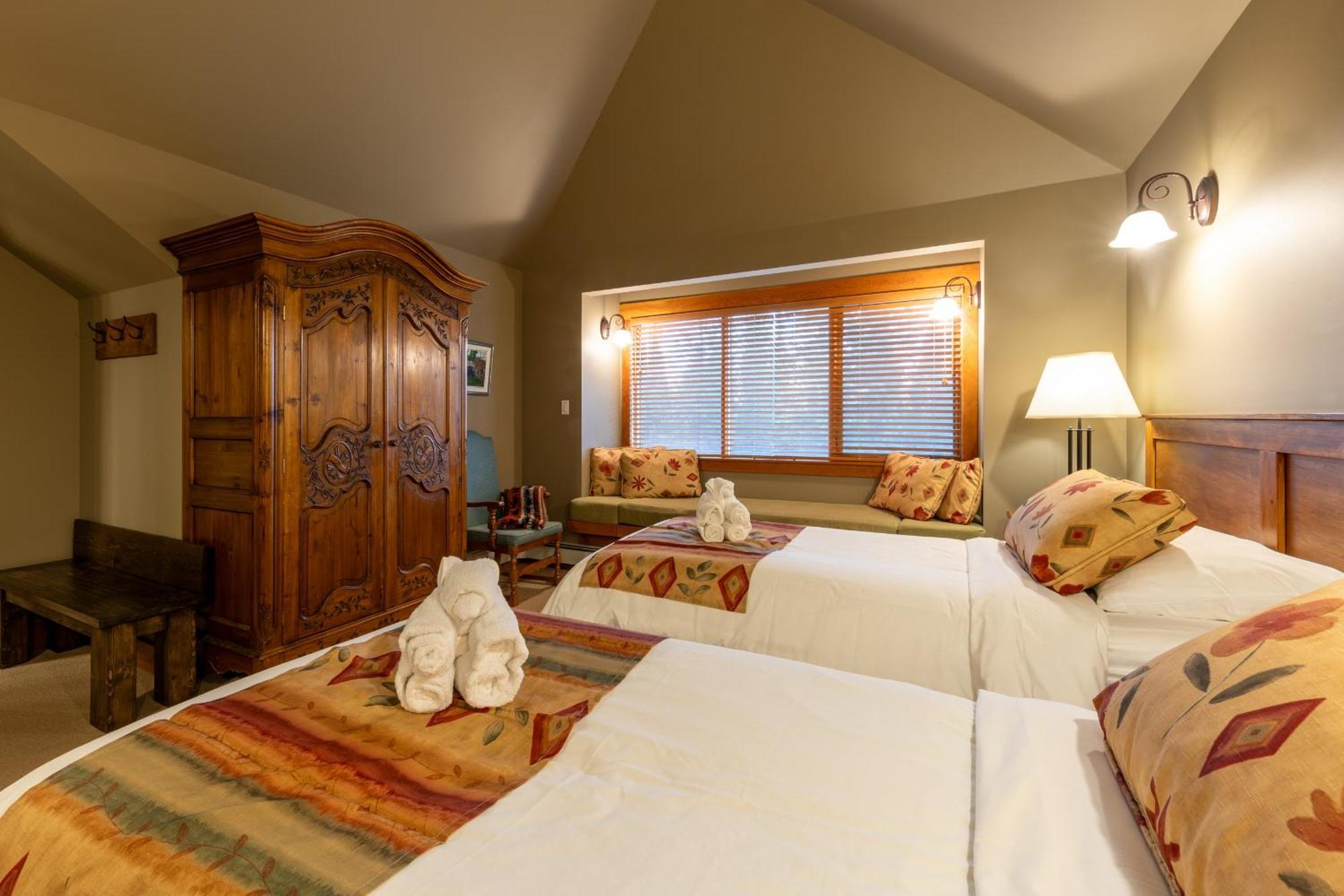 Vagabond Lodge At Kicking Horse Golden Luaran gambar