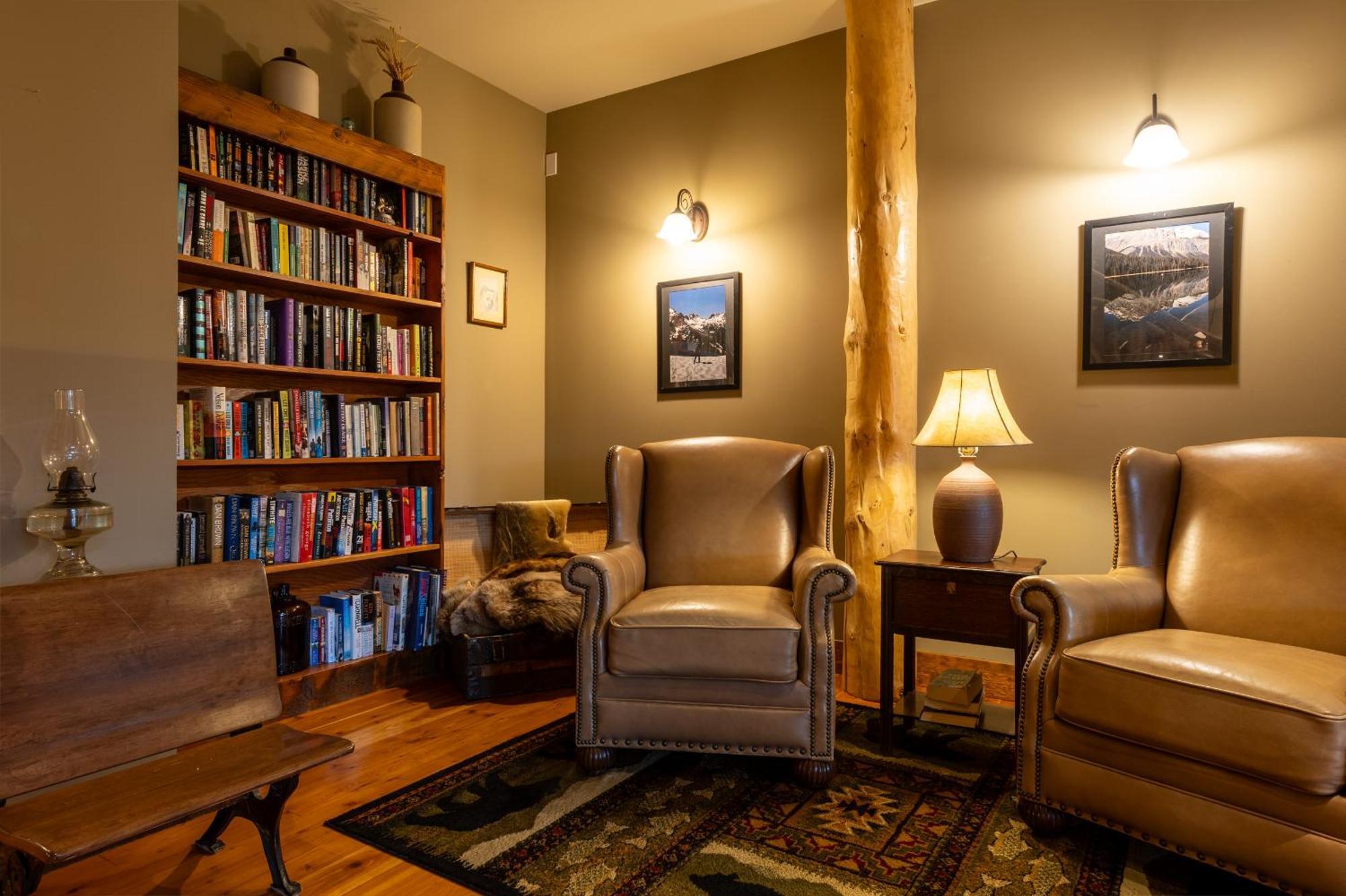 Vagabond Lodge At Kicking Horse Golden Luaran gambar