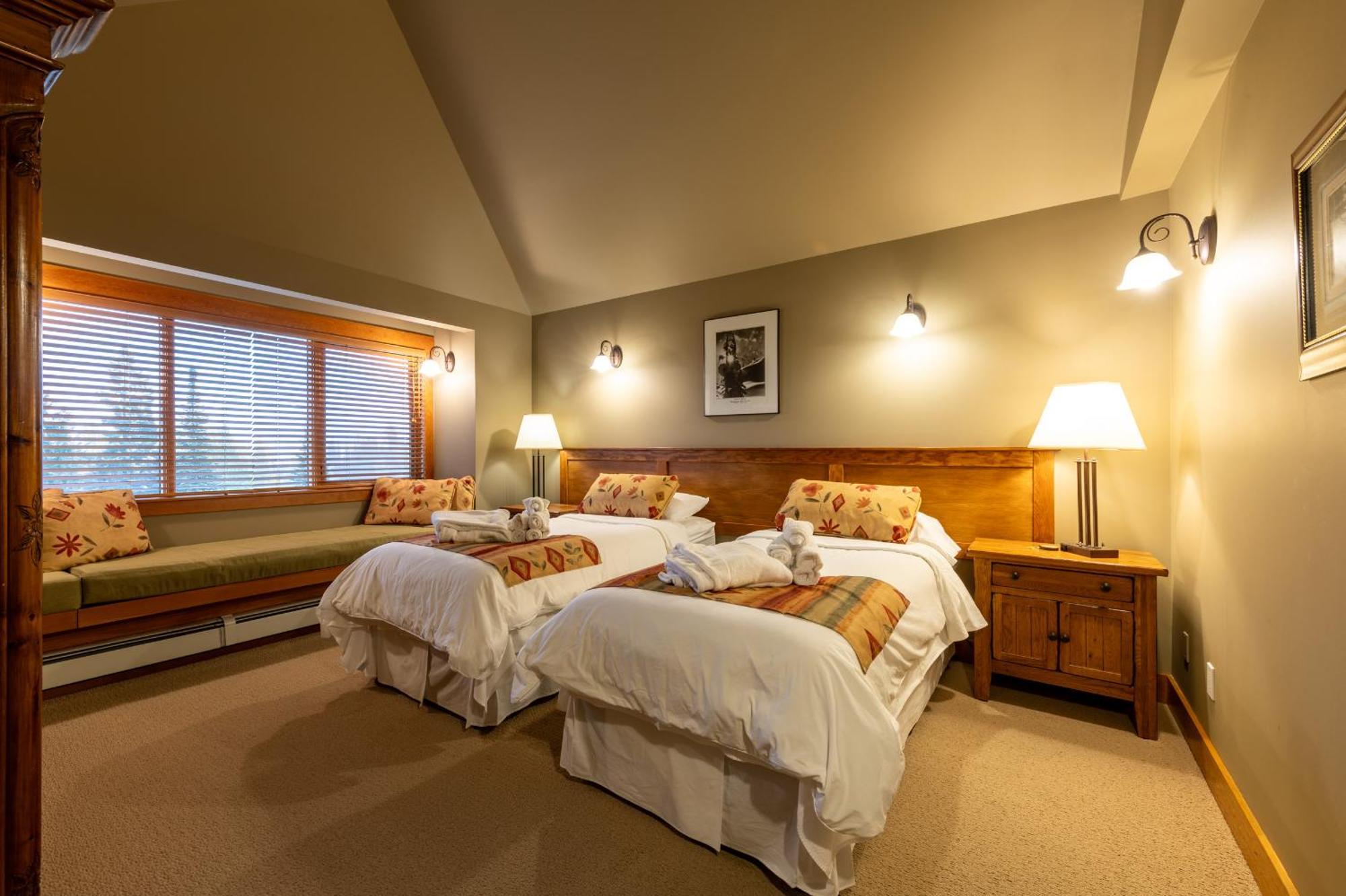 Vagabond Lodge At Kicking Horse Golden Luaran gambar