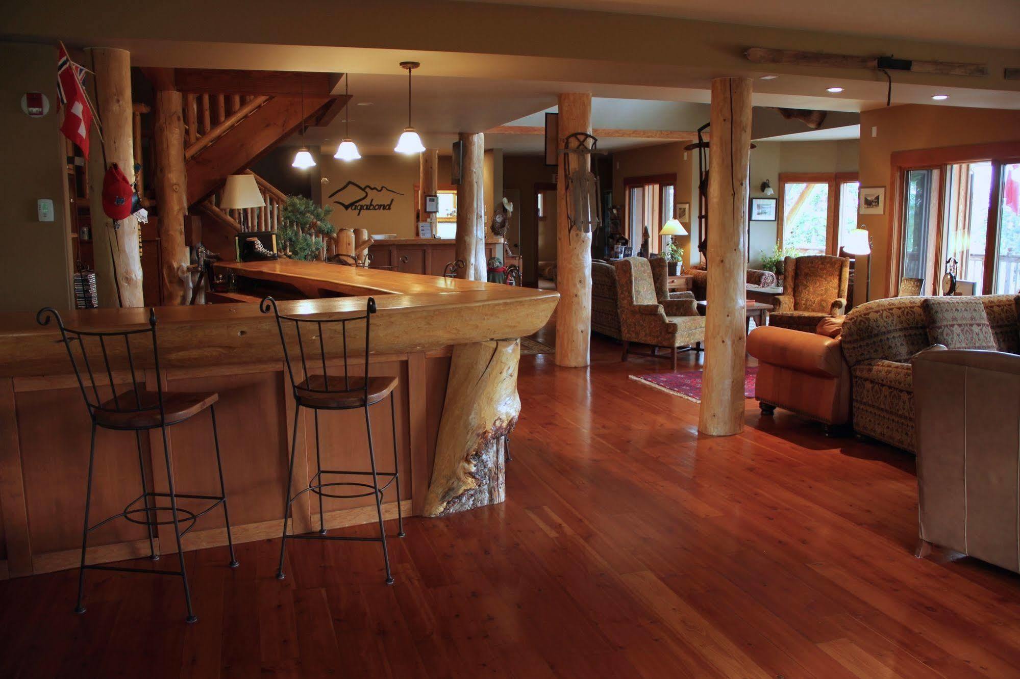 Vagabond Lodge At Kicking Horse Golden Luaran gambar