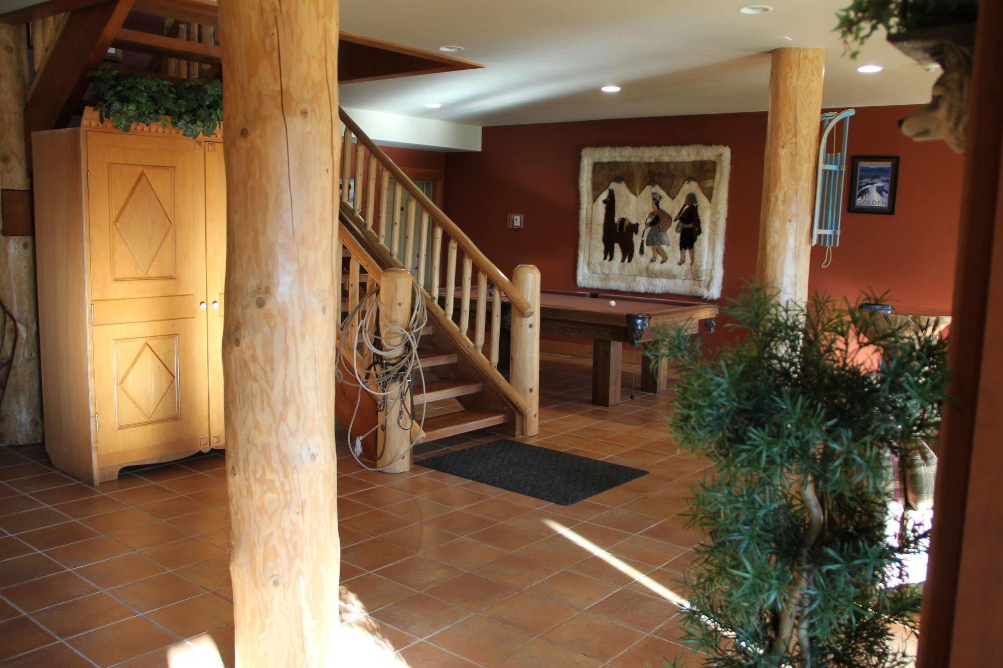 Vagabond Lodge At Kicking Horse Golden Luaran gambar